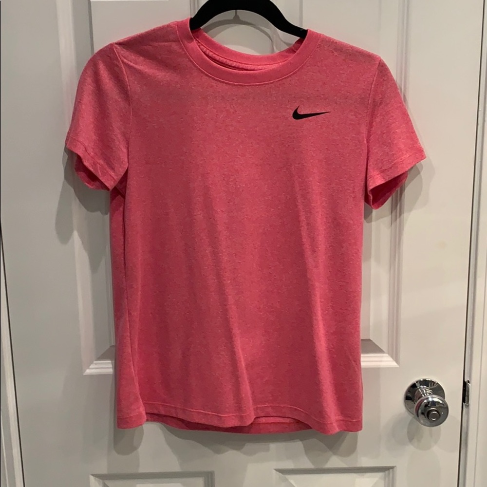 Nike short sleeve dri fit shirt size S like new
